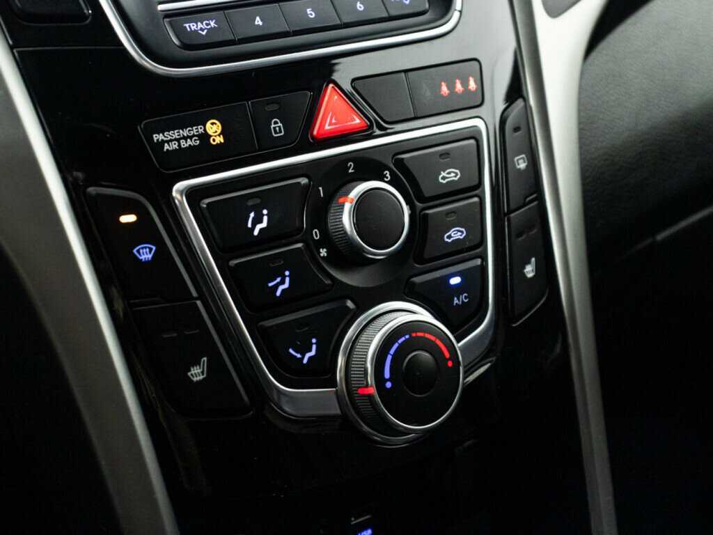 Купить Hyundai i30 с пробегом. Фото: #14