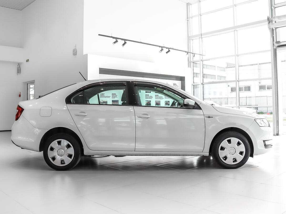 Купить Skoda Rapid с пробегом. Фото: #3