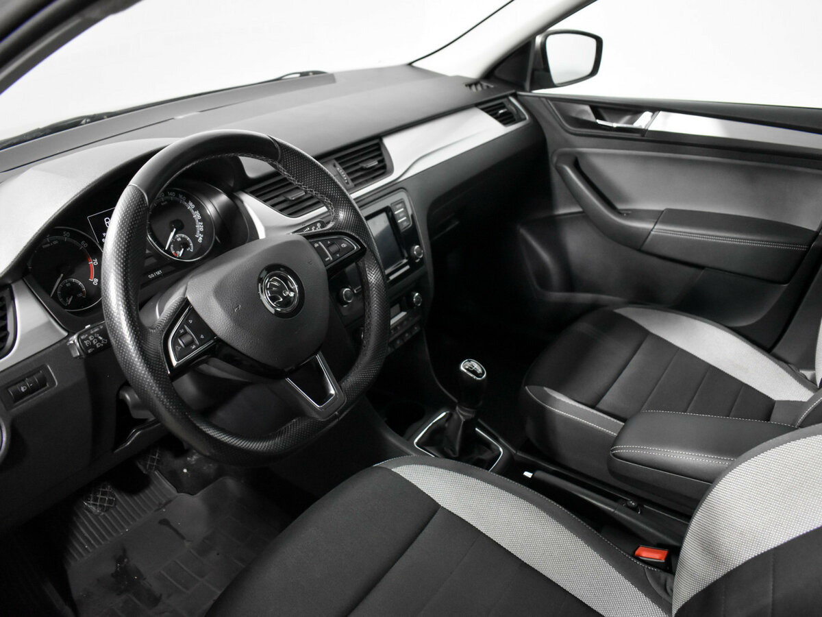 Купить Skoda Rapid с пробегом. Фото: #7
