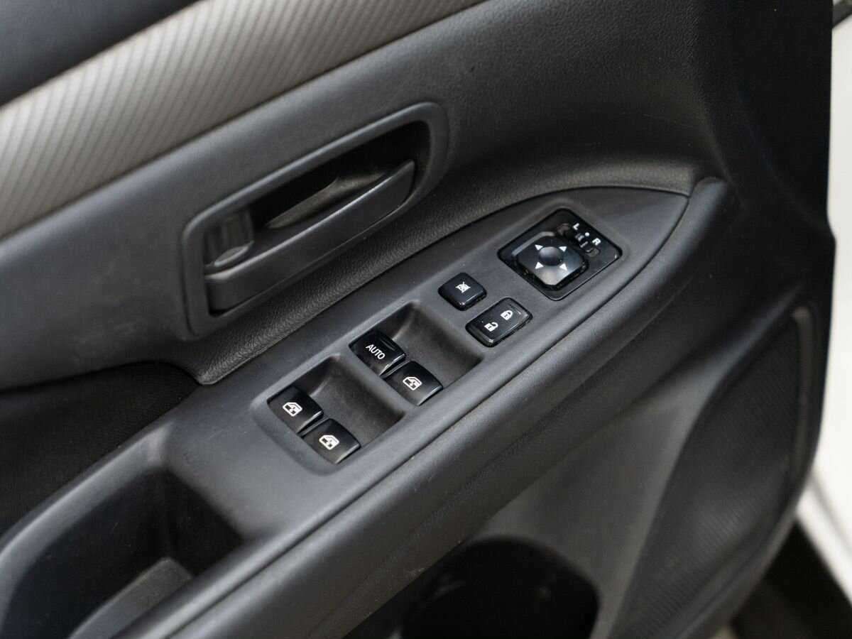 Купить Mitsubishi Outlander с пробегом. Фото: #15