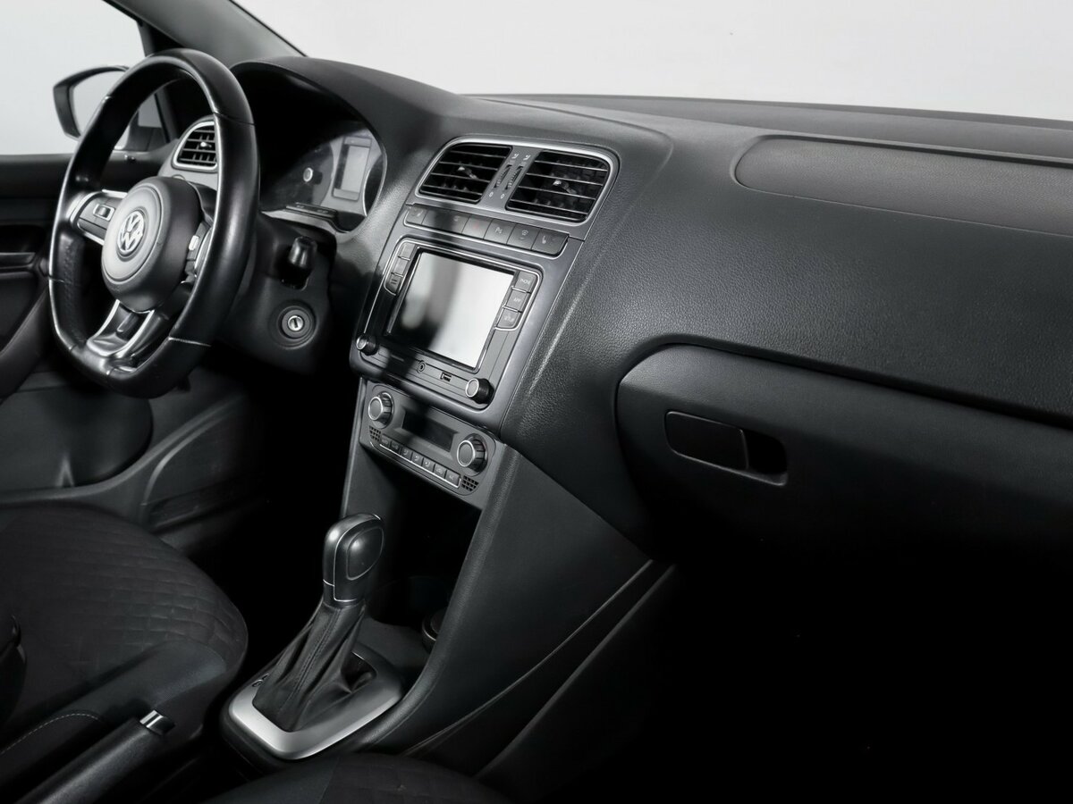Купить Volkswagen Polo с пробегом. Фото: #6