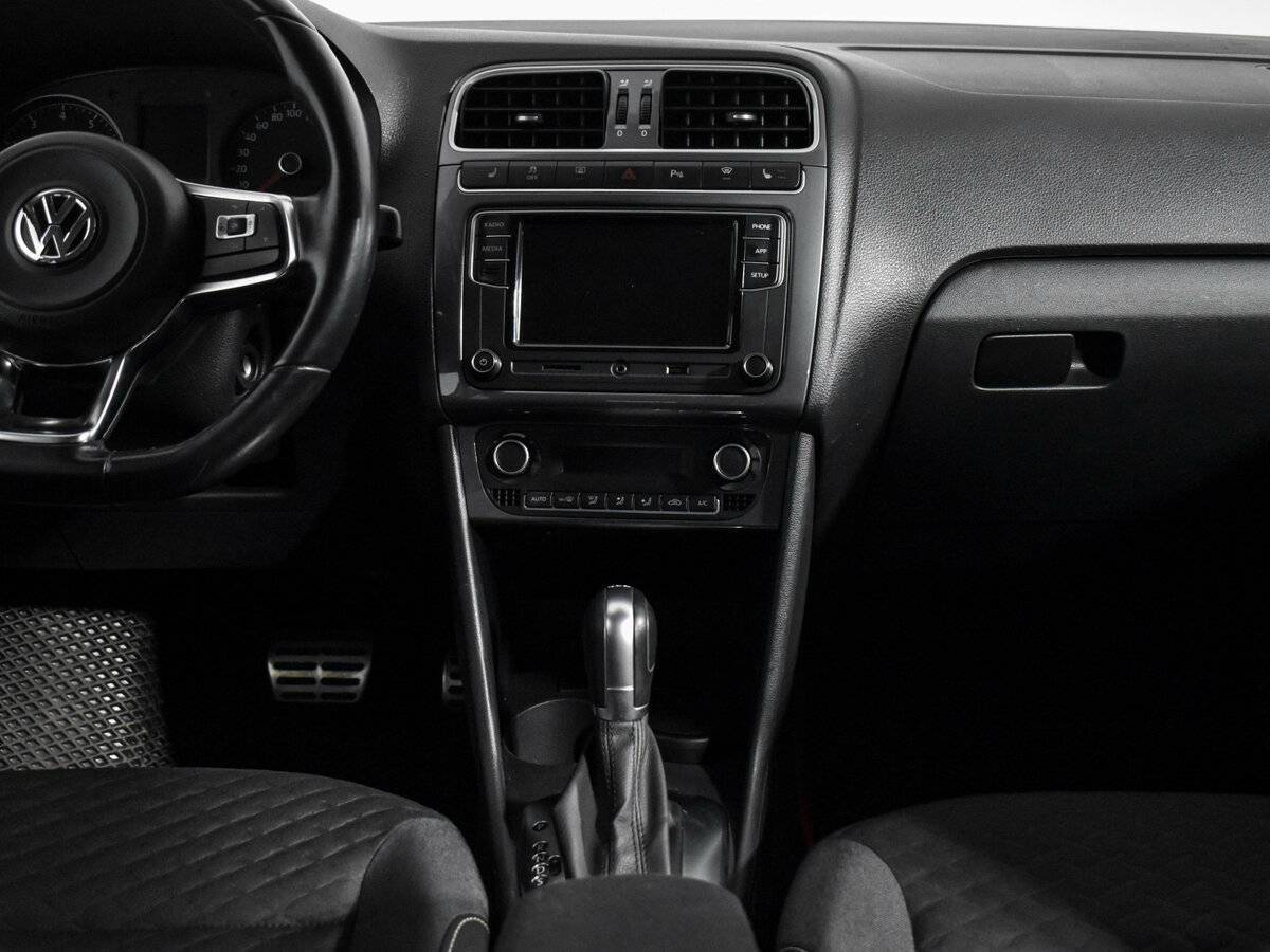 Купить Volkswagen Polo с пробегом. Фото: #12