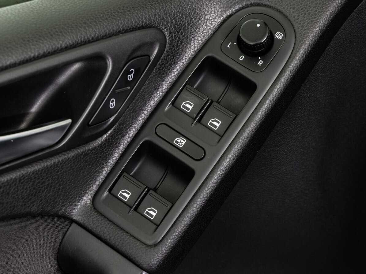 Купить Volkswagen Golf с пробегом. Фото: #15