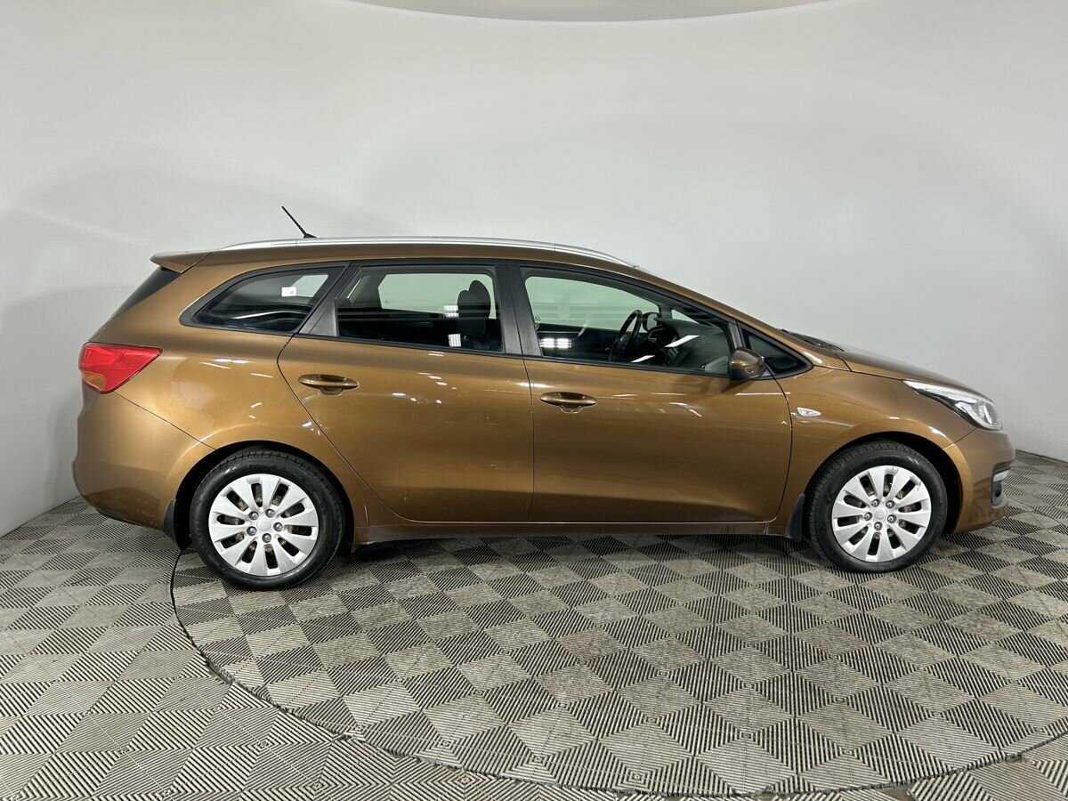 Купить Kia Ceed с пробегом. Фото: #2