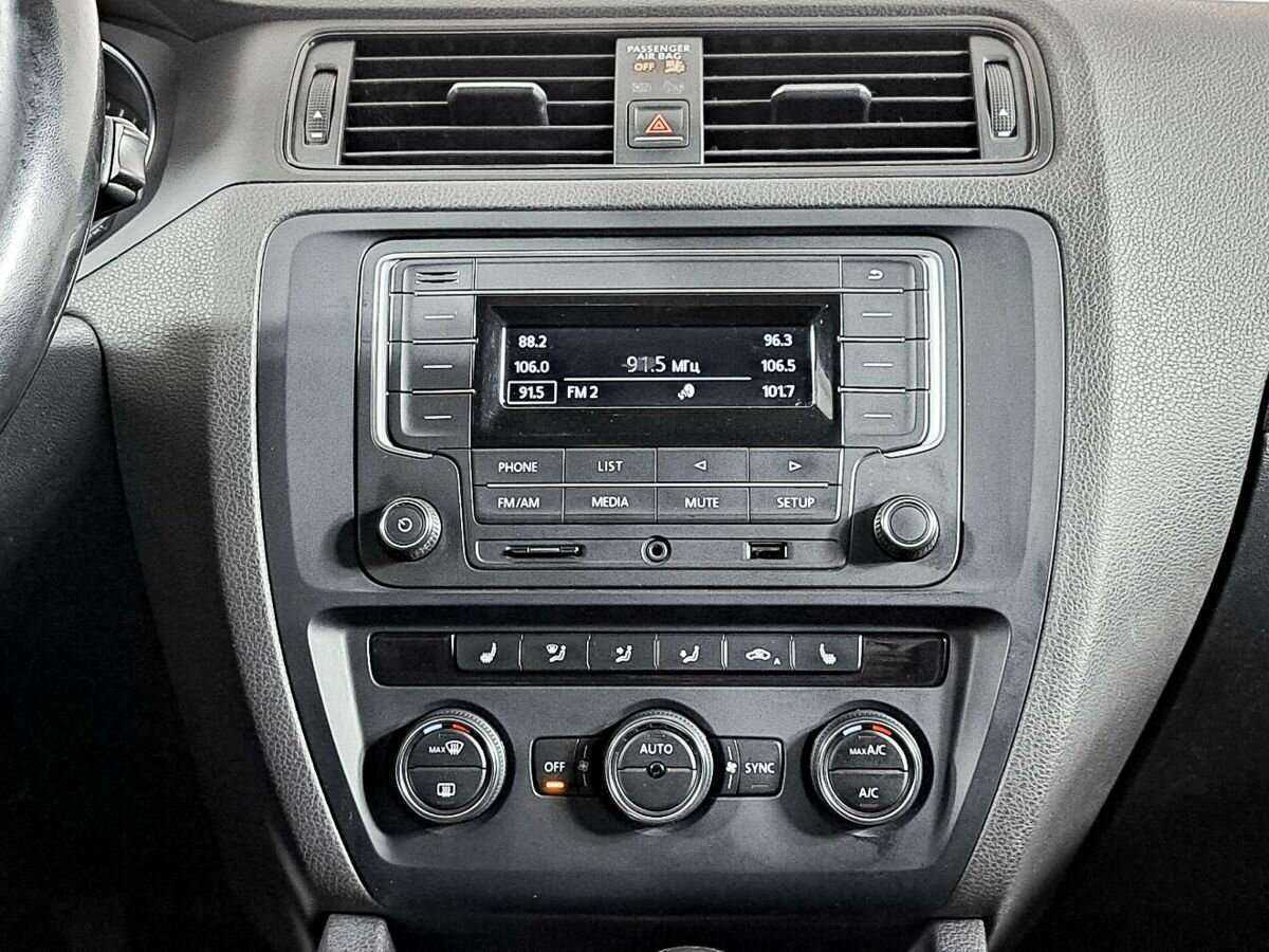 Купить Volkswagen Jetta с пробегом. Фото: #10