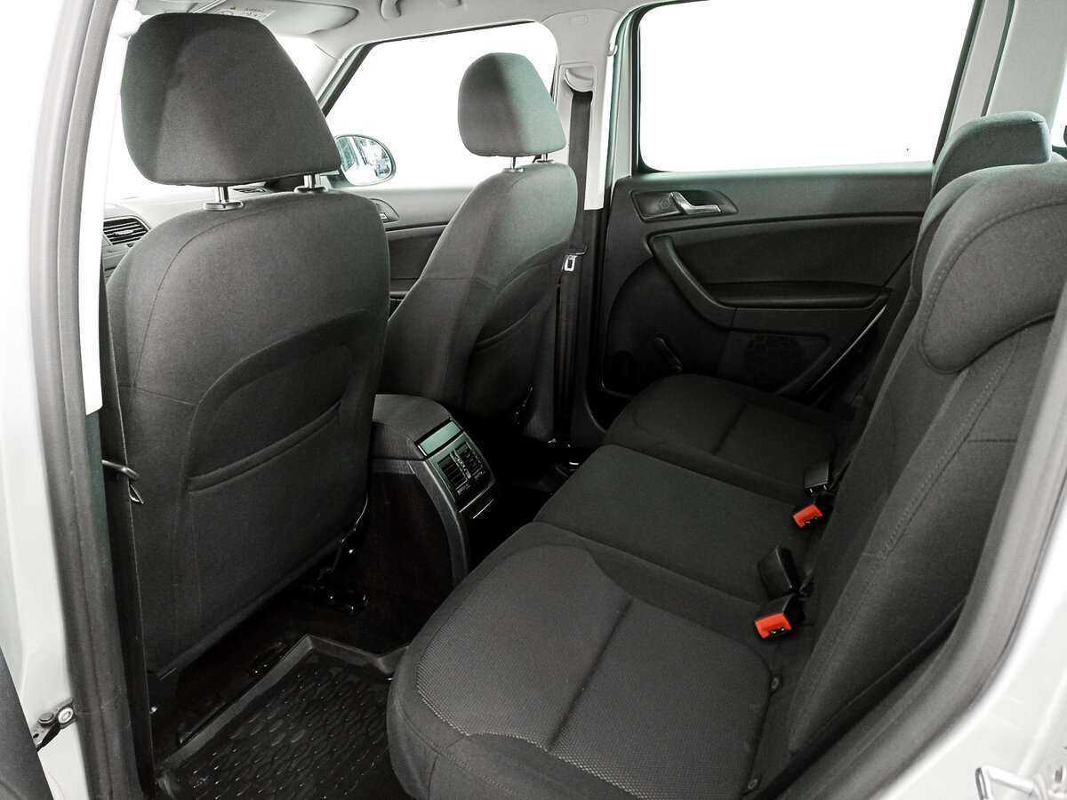 Купить Skoda Yeti с пробегом. Фото: #9