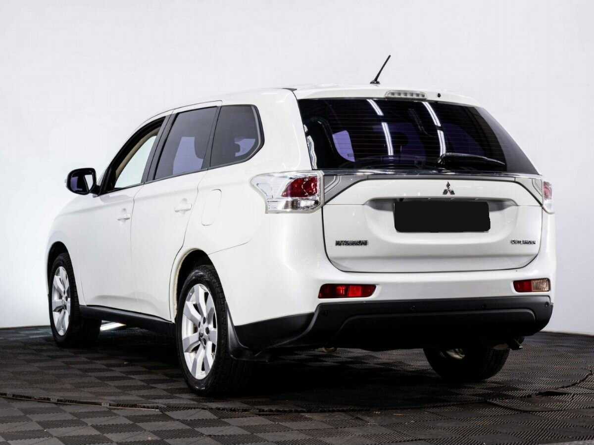 Купить Mitsubishi Outlander с пробегом. Фото: #3