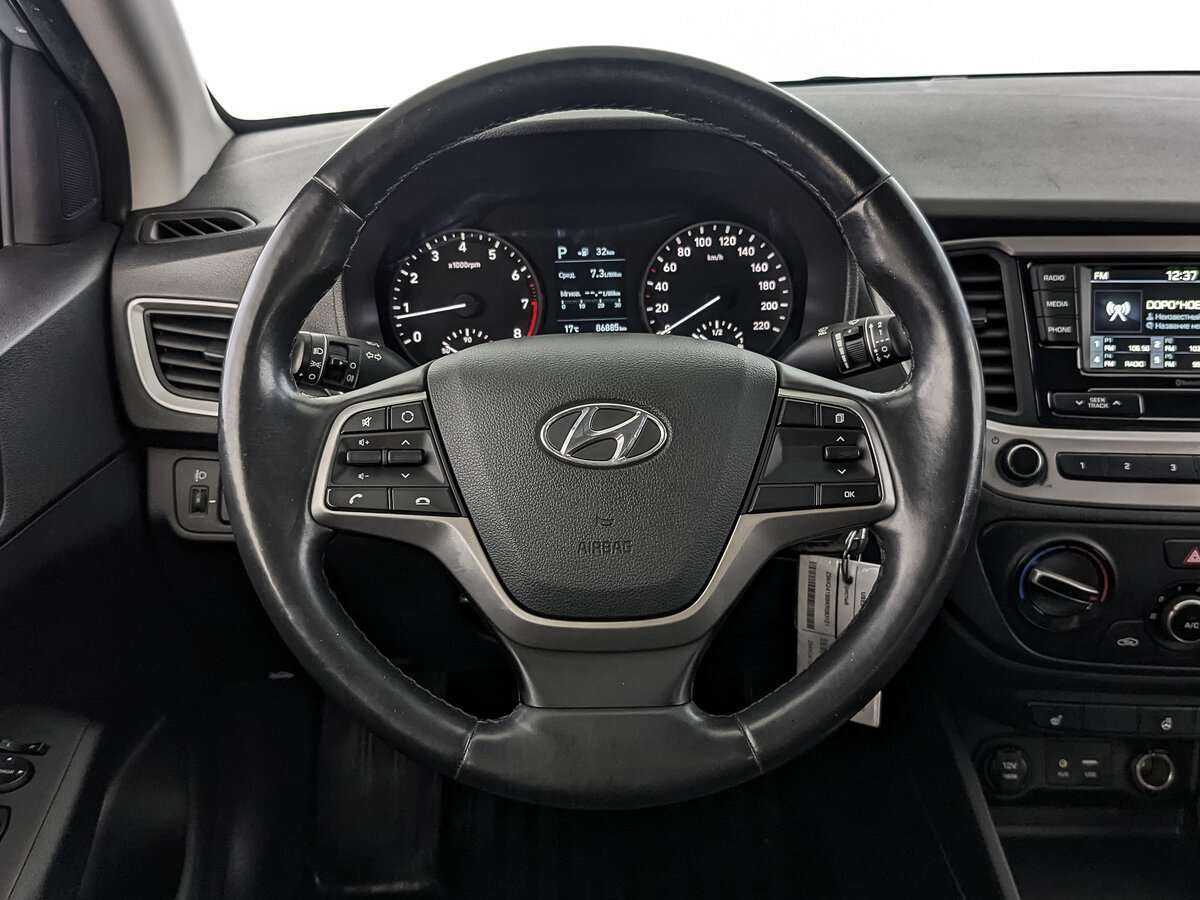 Купить Hyundai Solaris с пробегом. Фото: #17