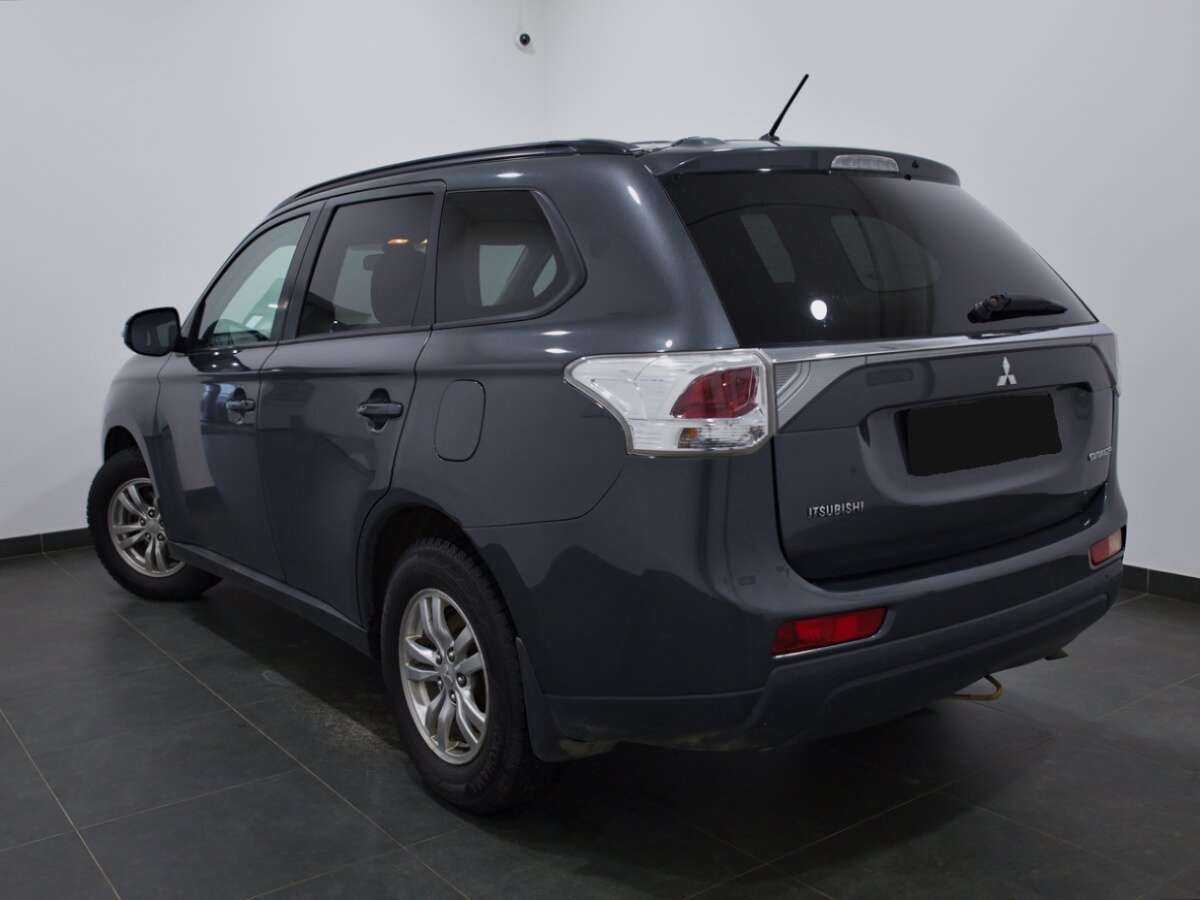 Купить Mitsubishi Outlander с пробегом. Фото: #2