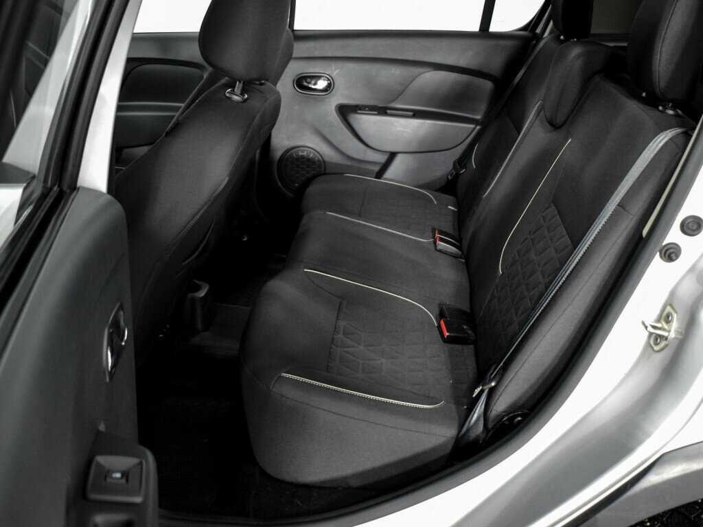 Купить Renault Sandero с пробегом. Фото: #9