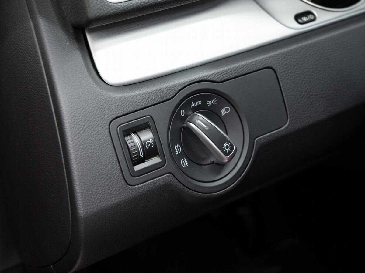 Купить Volkswagen Passat CC с пробегом. Фото: #18