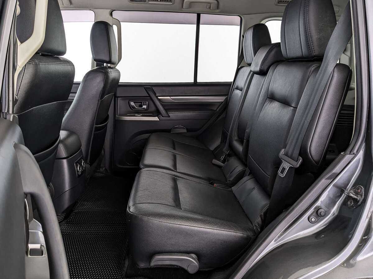 Купить Mitsubishi Pajero с пробегом. Фото: #17