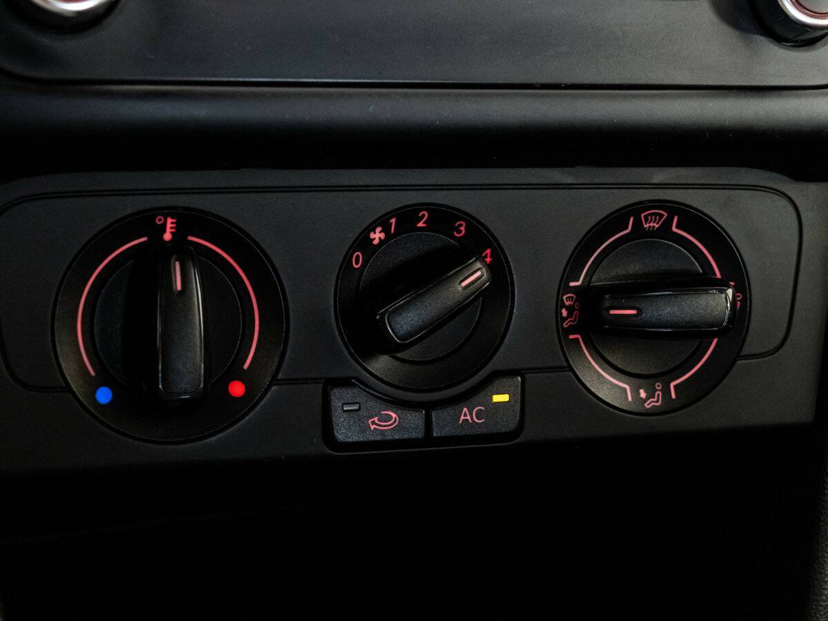 Купить Volkswagen Polo с пробегом. Фото: #13