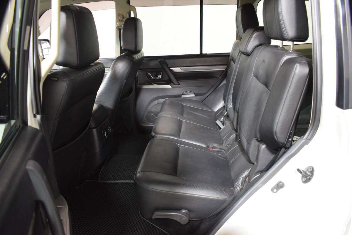 Купить Mitsubishi Pajero с пробегом. Фото: #9