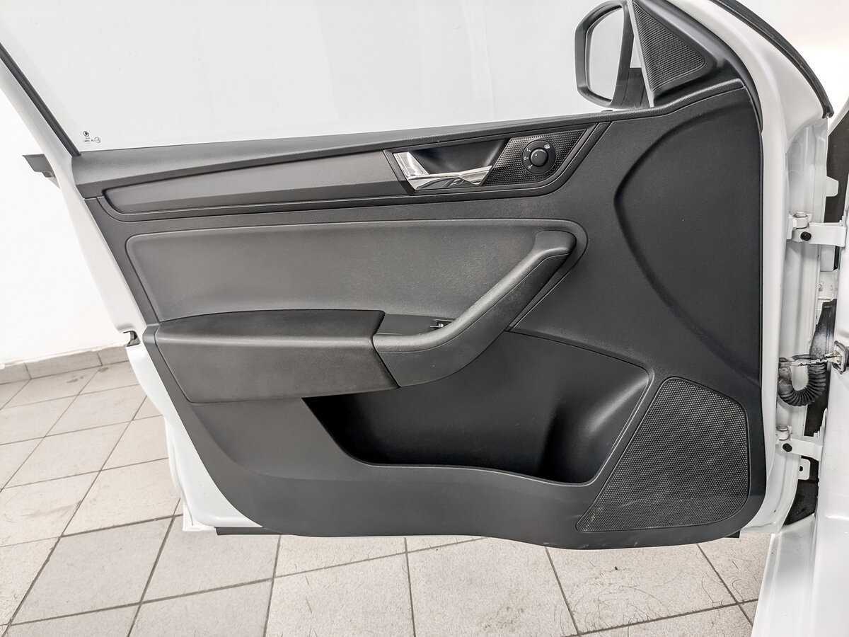 Купить Skoda Rapid с пробегом. Фото: #18