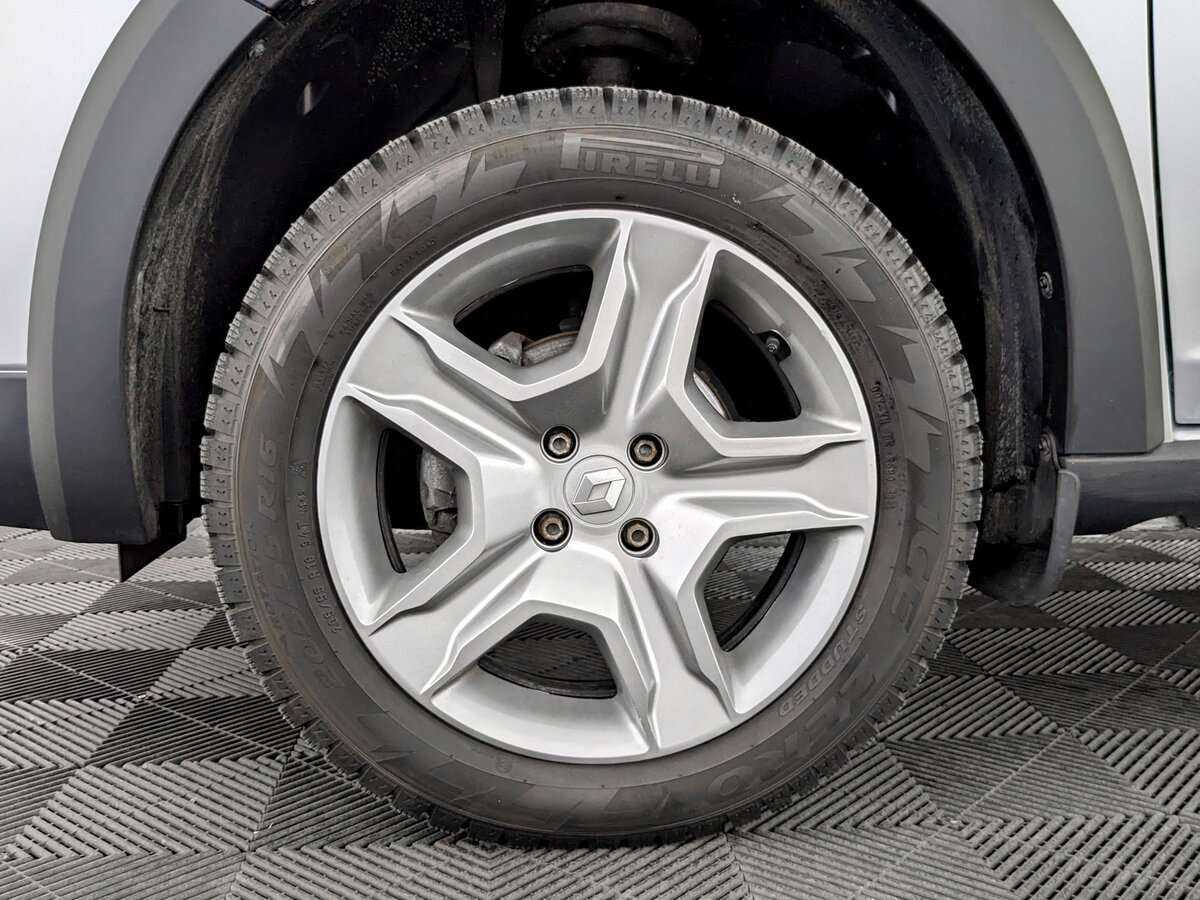 Купить Renault Sandero с пробегом. Фото: #17