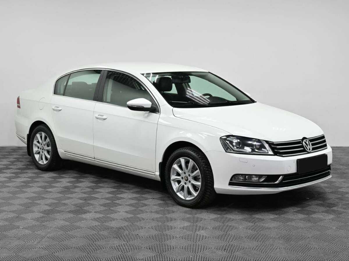Купить Volkswagen Passat с пробегом. Фото: #2