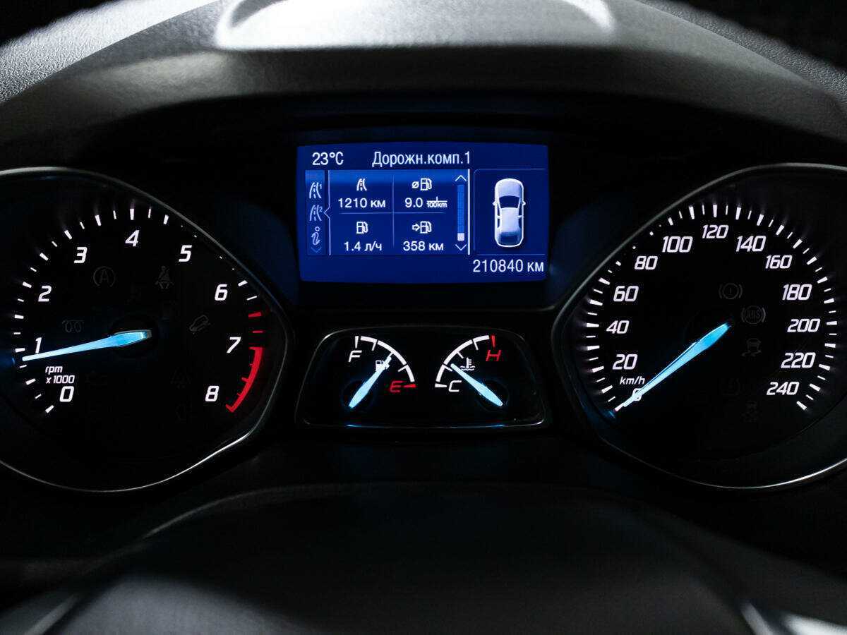 Купить Ford Kuga с пробегом. Фото: #11