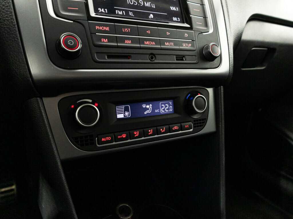 Купить Volkswagen Polo с пробегом. Фото: #14