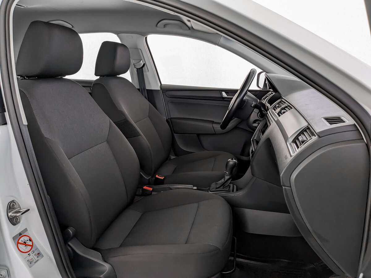 Купить Skoda Rapid с пробегом. Фото: #20
