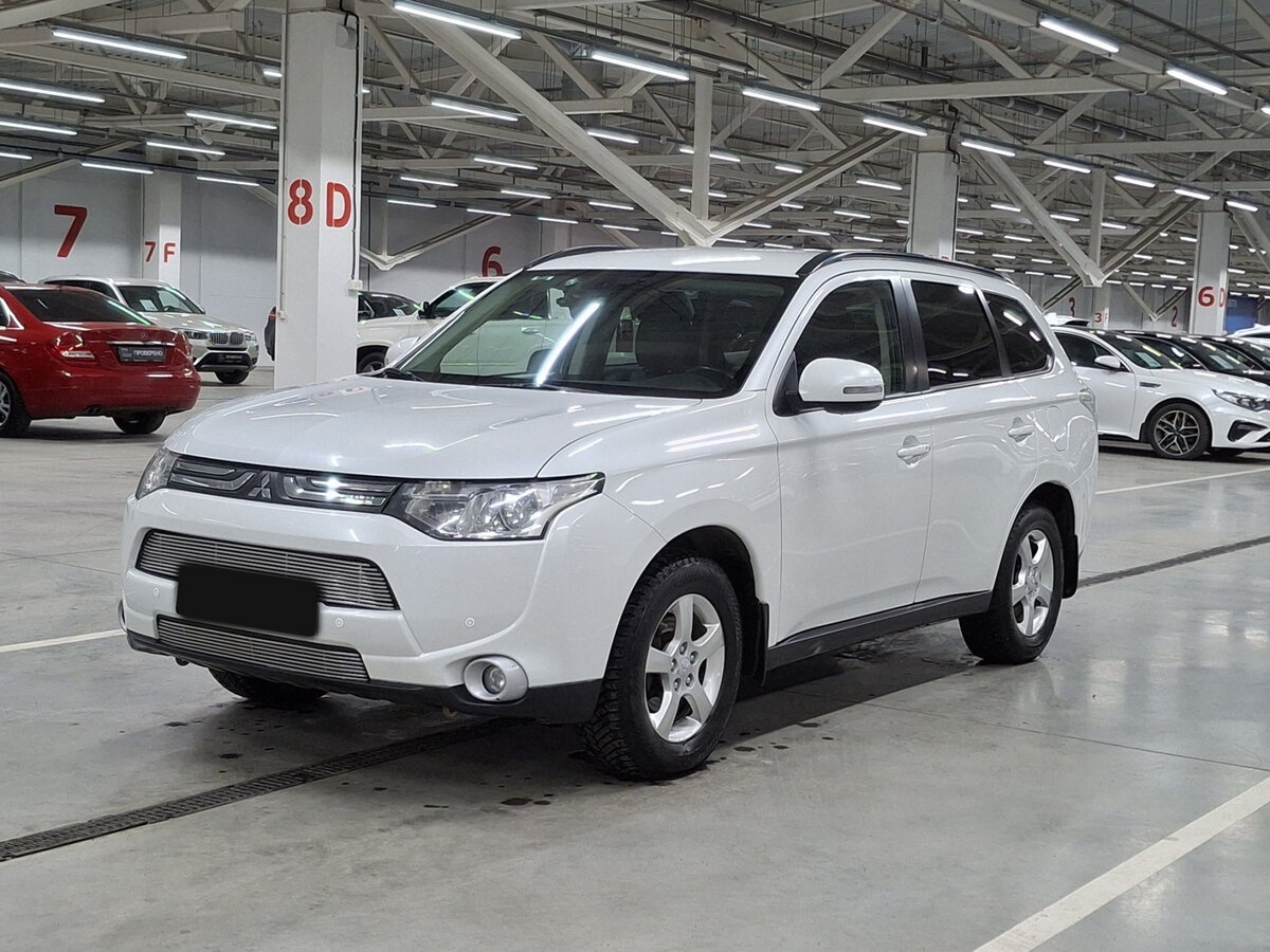 Купить Mitsubishi Outlander с пробегом. Посмотреть фото