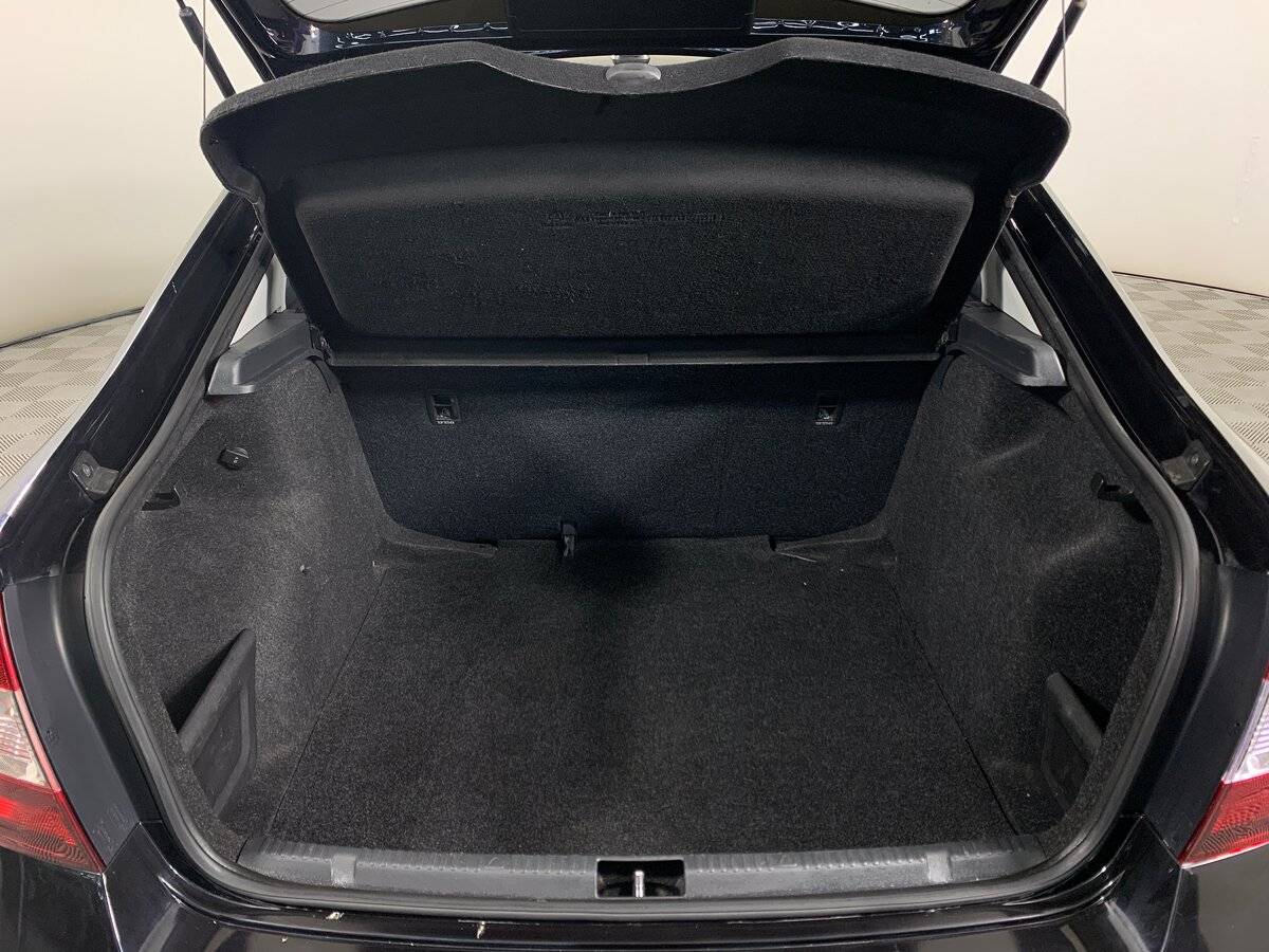 Купить Skoda Rapid с пробегом. Фото: #17