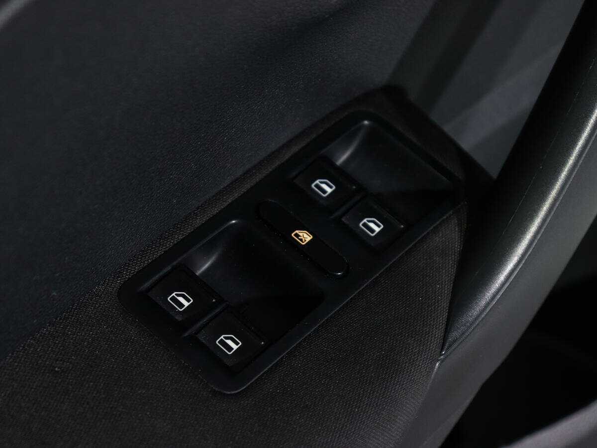 Купить Volkswagen Polo с пробегом. Фото: #14