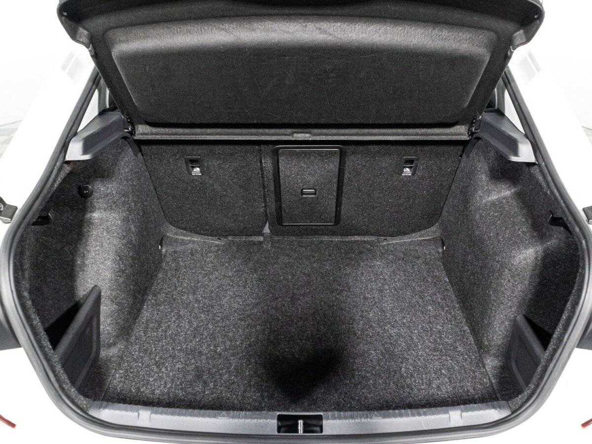 Купить Volkswagen Polo с пробегом. Фото: #14