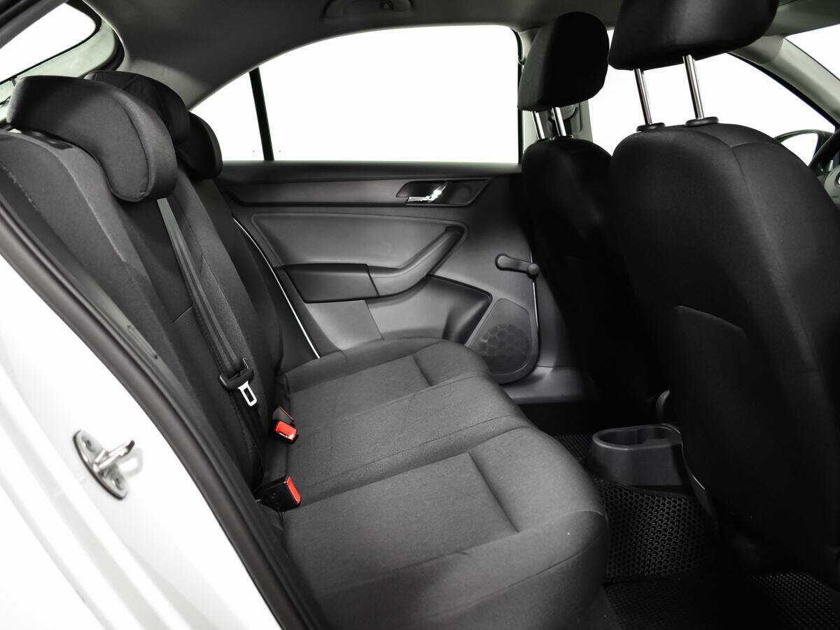 Купить Skoda Rapid с пробегом. Фото: #9