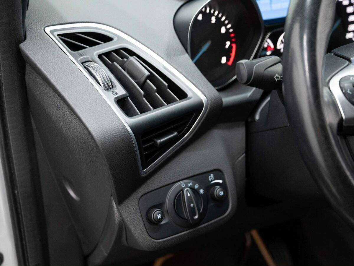 Купить Ford Kuga с пробегом. Фото: #16