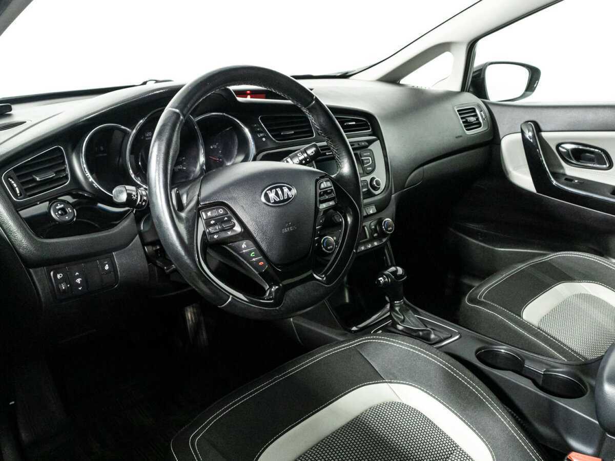 Купить Kia Ceed с пробегом. Фото: #10