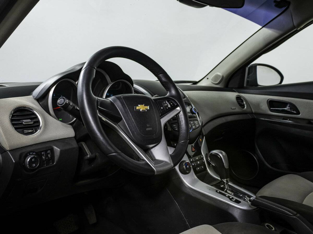 Купить Chevrolet Cruze с пробегом. Фото: #7