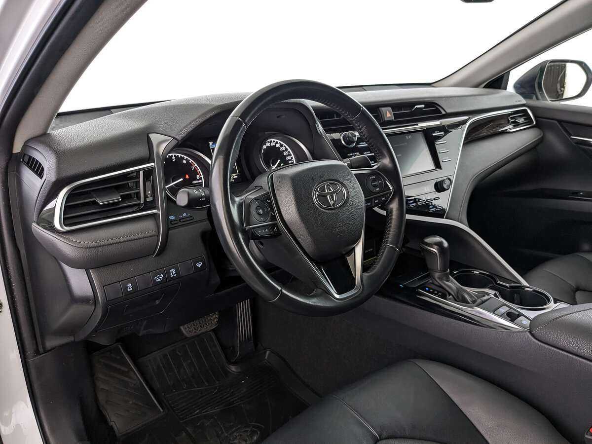 Купить Toyota Camry с пробегом. Фото: #9