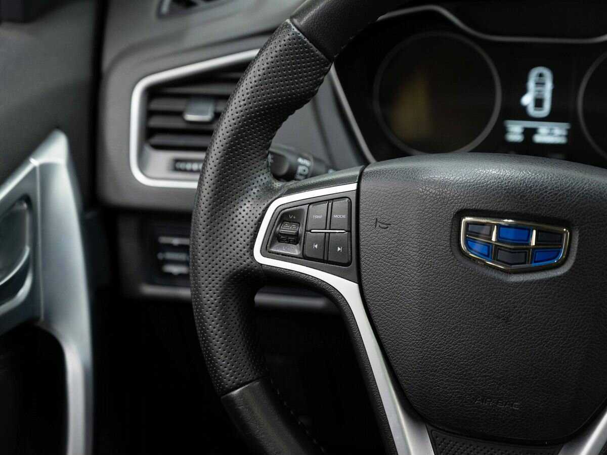 Купить Geely Emgrand X7 с пробегом. Фото: #15