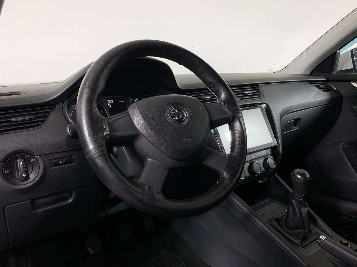 Купить Skoda Octavia с пробегом. Фото: #8