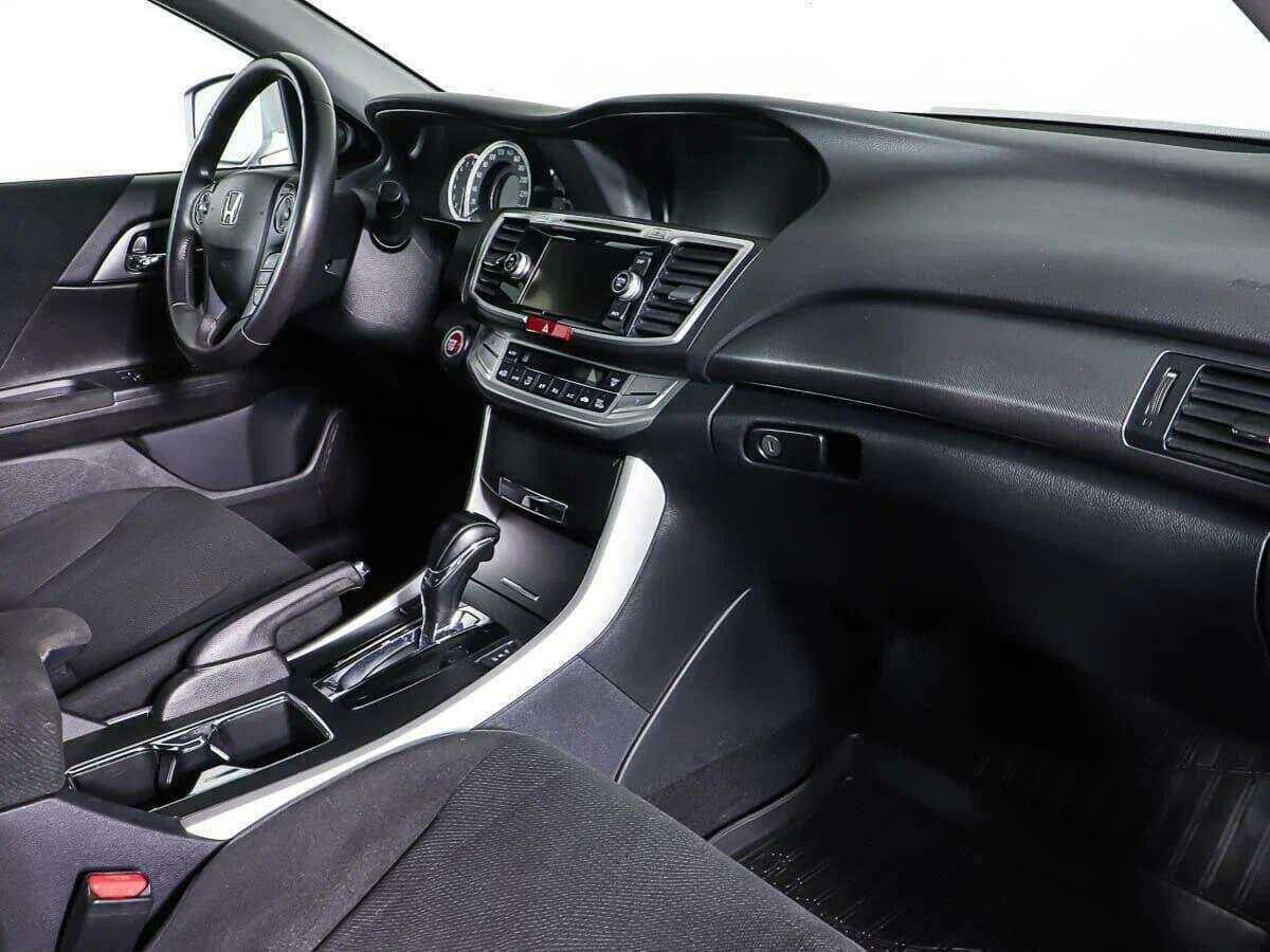 Купить Honda Accord с пробегом. Фото: #8