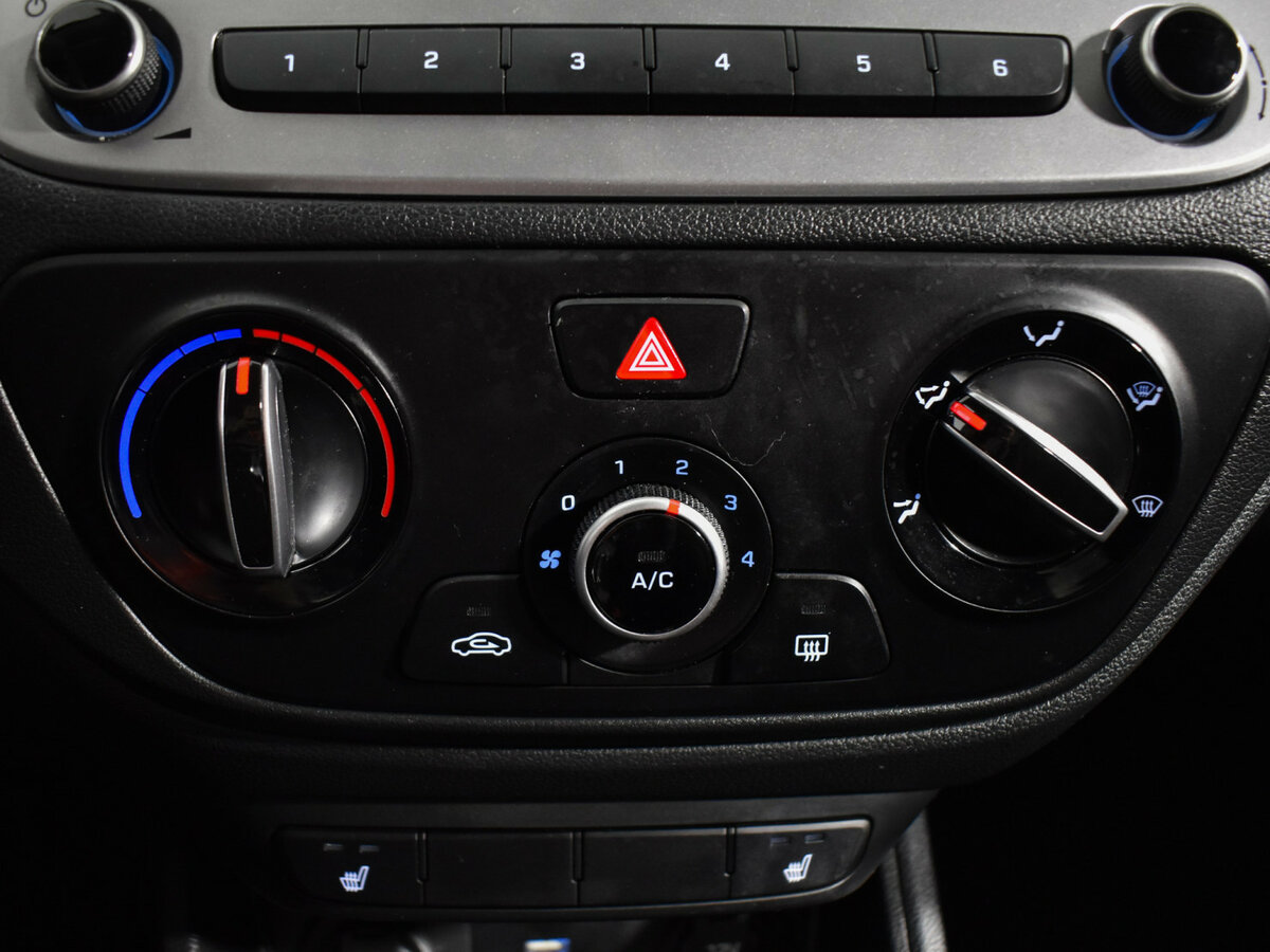 Купить Hyundai Solaris с пробегом. Фото: #15