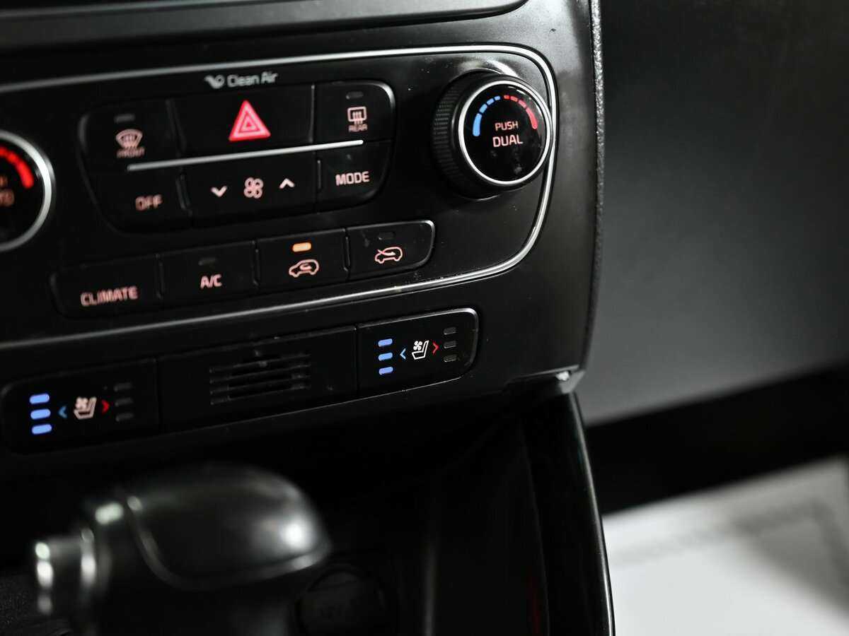 Купить Kia Sorento с пробегом. Фото: #13