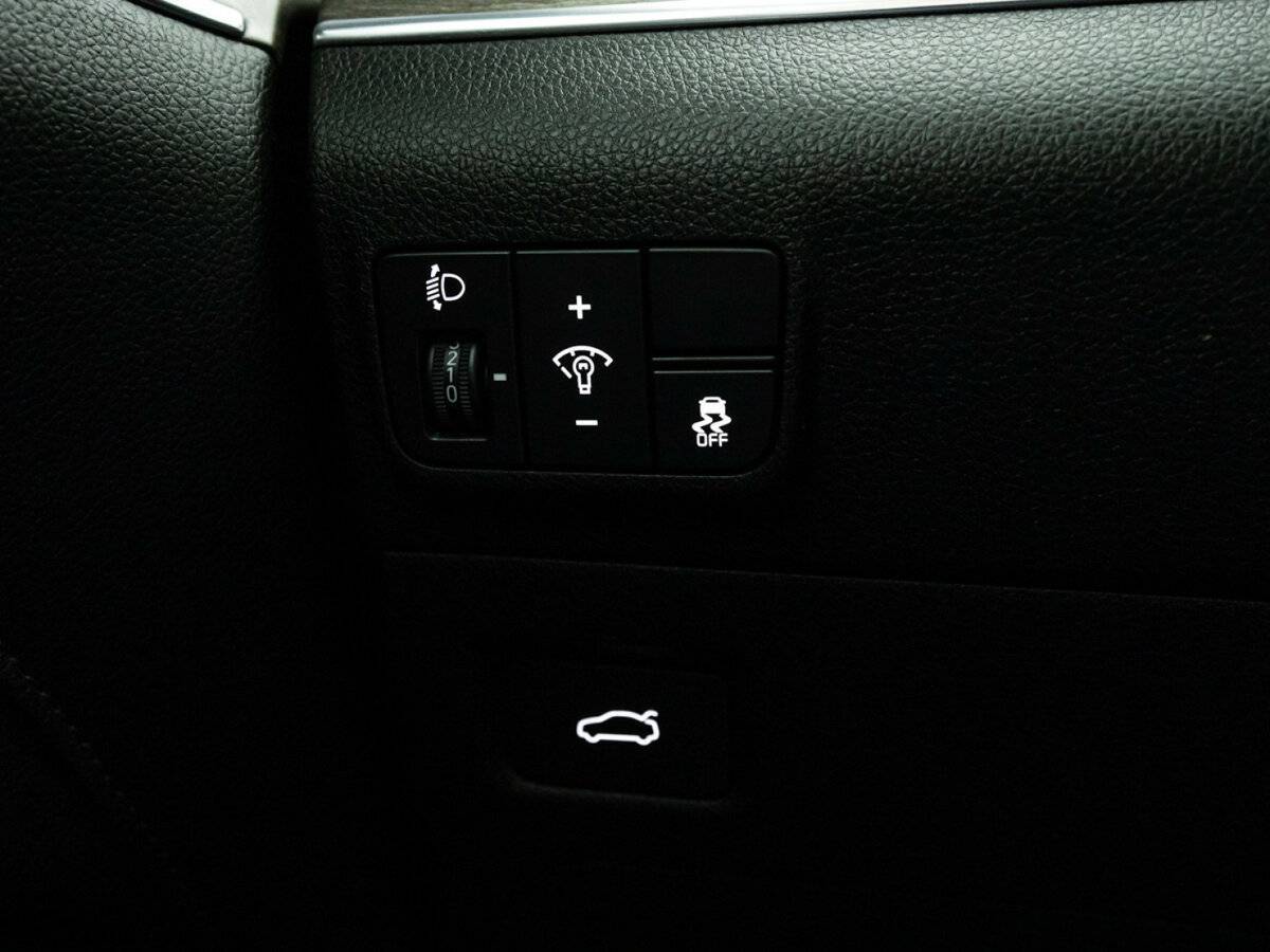 Купить Kia K5 с пробегом. Фото: #22