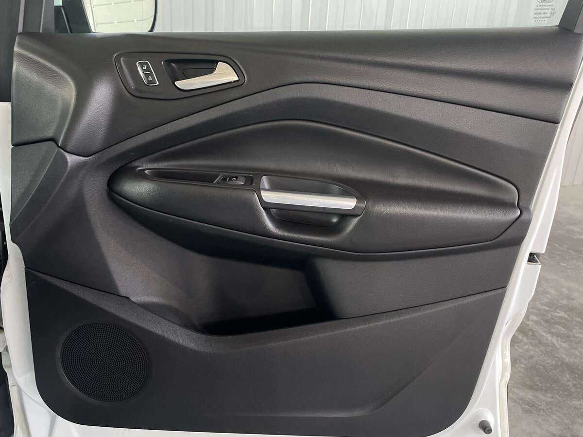 Купить Ford Kuga с пробегом. Фото: #21