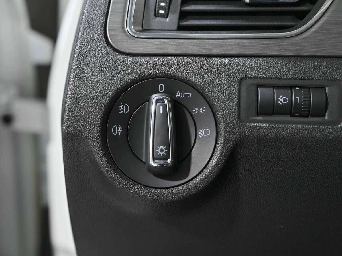 Купить Skoda Rapid с пробегом. Фото: #12