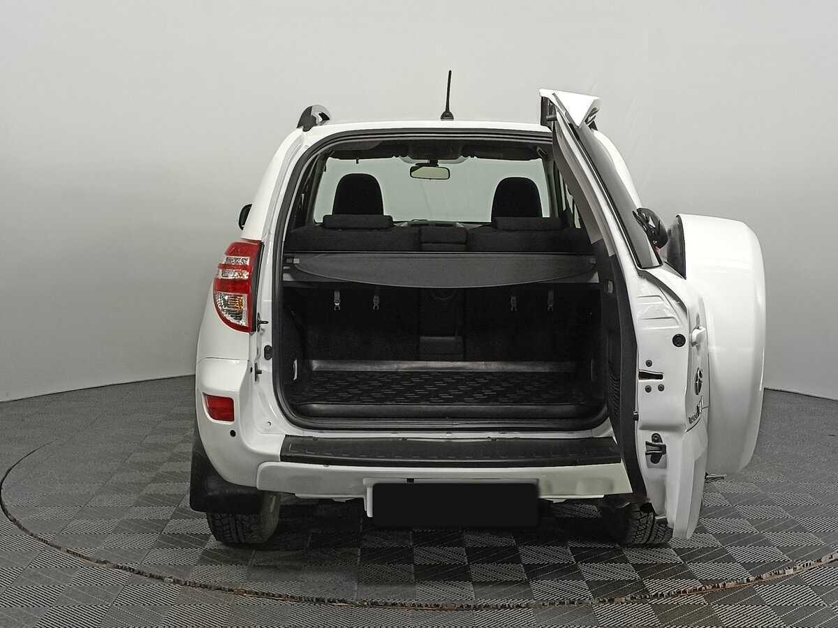 Купить Toyota RAV4 с пробегом. Фото: #7