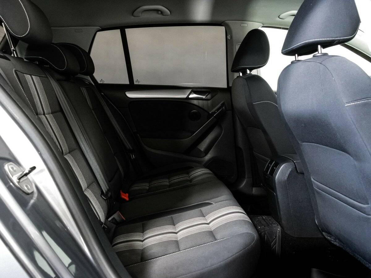 Купить Volkswagen Golf с пробегом. Фото: #14