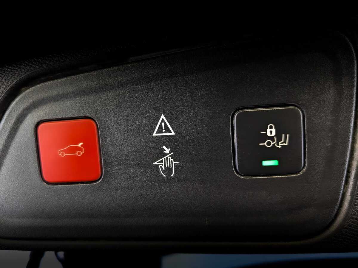 Купить Peugeot 3008 с пробегом. Фото: #24