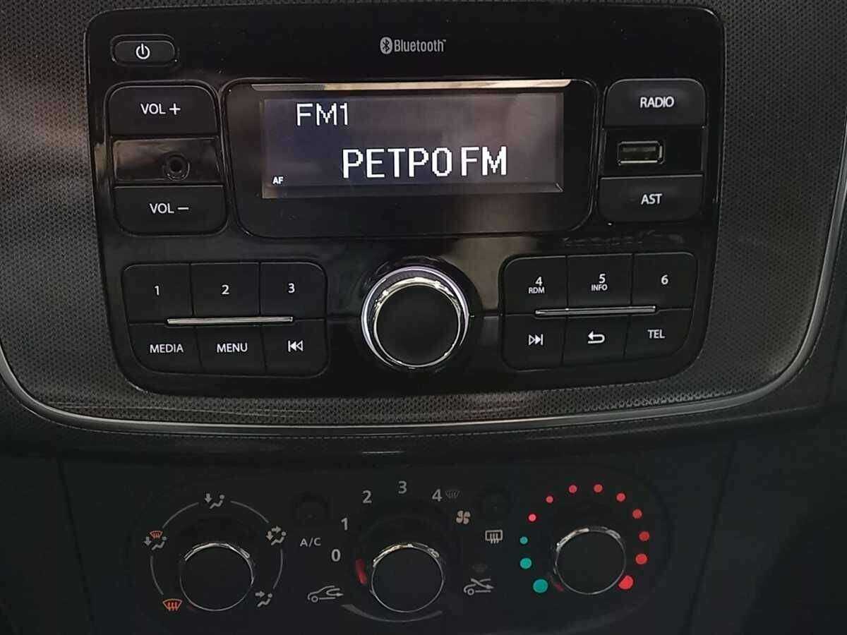 Купить Renault Sandero с пробегом. Фото: #12