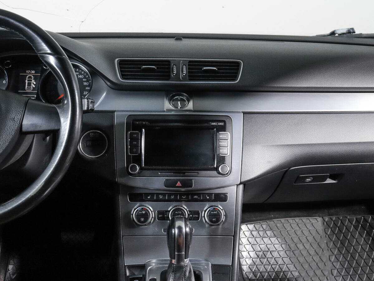 Купить Volkswagen Passat CC с пробегом. Фото: #10