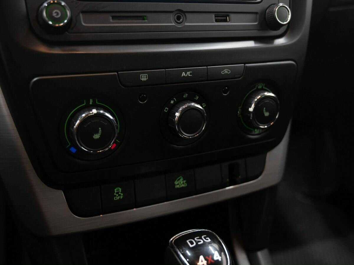 Купить Skoda Yeti с пробегом. Фото: #17