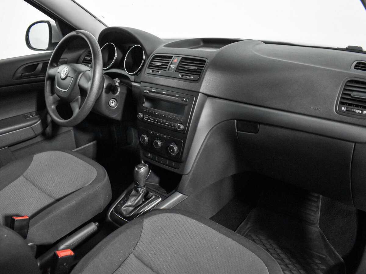 Купить Skoda Yeti с пробегом. Фото: #17