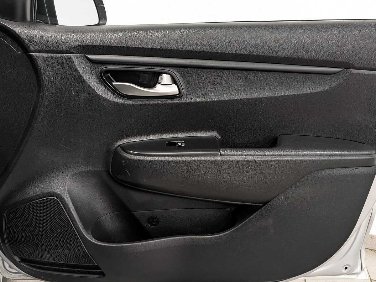 Купить Kia Rio с пробегом. Фото: #24