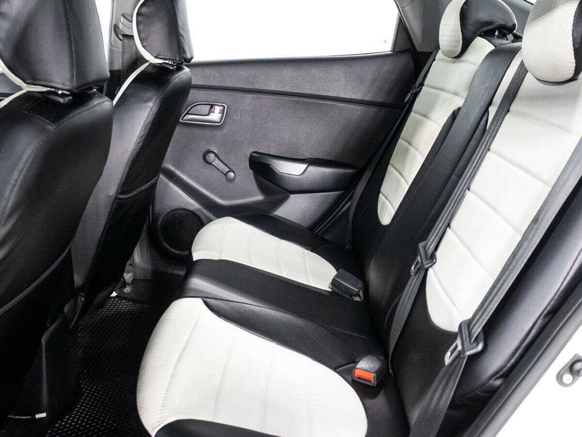Купить Kia Rio с пробегом. Фото: #9